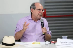 Dimas amplia medidas de isolamento social e alerta : "Podemos ter sÃÂ©rios problemas na rede hospitalar"