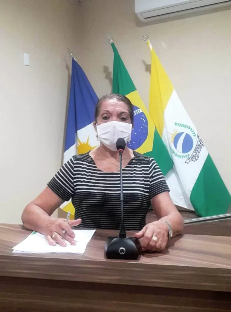 Vereadora Raimundinha faz requerimento solicitando gratificaÃÂ§ÃÂ£o aos profissionais da saÃÂºde de Colinas