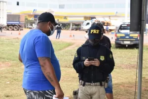 CoronavÃÂ­rus: Prefeitura de Colinas, Governo do Estado, PRF e mais parceiros realizam aÃÂ§ÃÂ£o com caminhoneiros