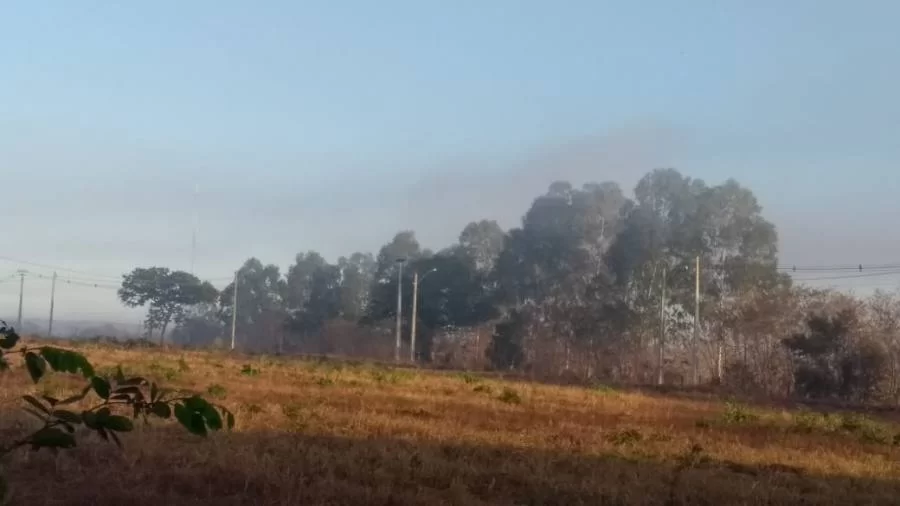 Morador reclama de lixo prÃÂ³ximo ao lixÃÂ£o