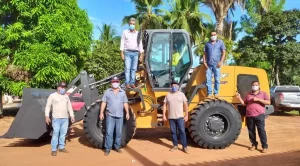 Por meio de emenda de IrajÃÂ¡, Prefeitura de Palmeirante recebe mÃÂ¡quina pÃÂ¡ carregadeira