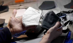 Companhias aÃÂ©reas passam a cobrar uso de mÃÂ¡scaras por passageiros