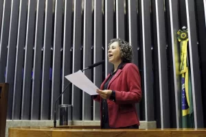 Josi defende mais investimentos na EducaÃÂ§ÃÂ£o