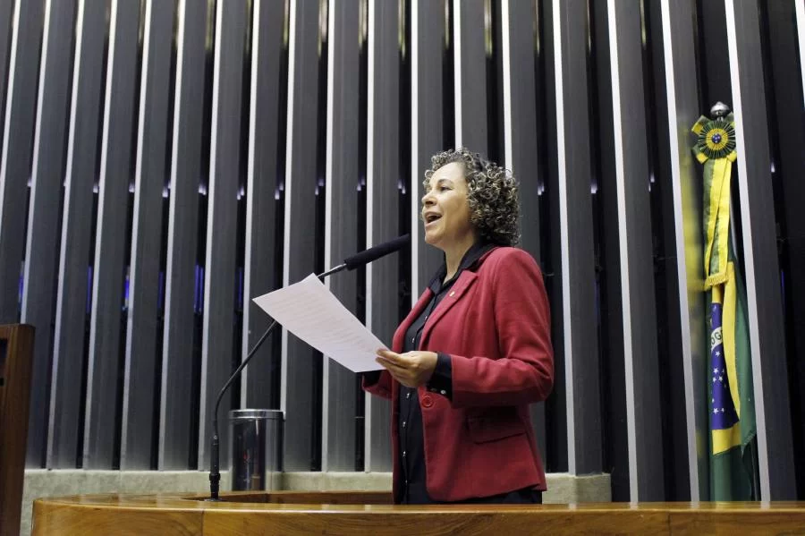 Josi defende mais investimentos na EducaÃÂ§ÃÂ£o