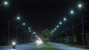 Moradores do Aureny III sÃÂ£o os primeiros contemplados com nova etapa de modernizaÃÂ§ÃÂ£o da iluminaÃÂ§ÃÂ£o pÃÂºblica