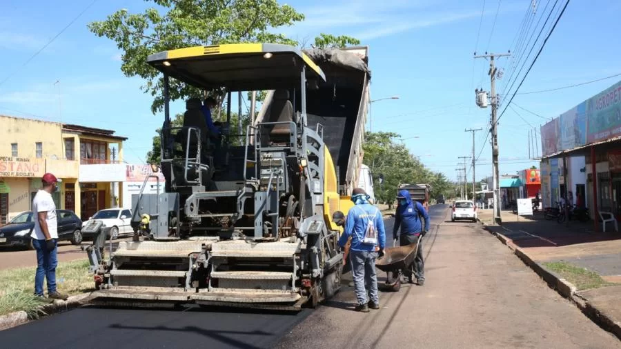 Obras de duplicaÃÂ§ÃÂ£o de avenidas e recapeamento no Aureny IV seguem a pleno vapor