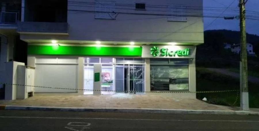 AgÃªncia Sicredi de Colinas fecha apÃÂ³s colaborador sentir sintomas da Covid