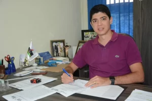 Celso Morais afirma que continua com MoisÃÂ©s Avelino: "nÃÂ£o o abandonei para me aliar ÃÂ  oposiÃÂ§ÃÂ£o"