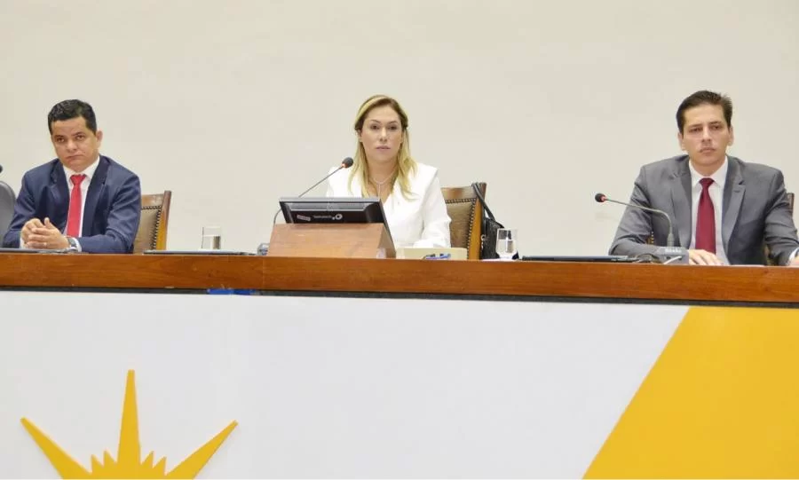 Deputados limpam pauta e aprovam 83 matÃÂ©rias