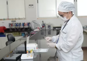 Saiba como procurar atendimento mÃÂ©dico e realizar exame em casos suspeitos de Covid-19