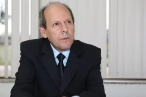 Dimas reclama da falta de apoio do Governo ÃÂ  SaÃÂºde de AraguaÃÂ­na: "enquanto a cigarra canta, as formiguinhas trabalham"