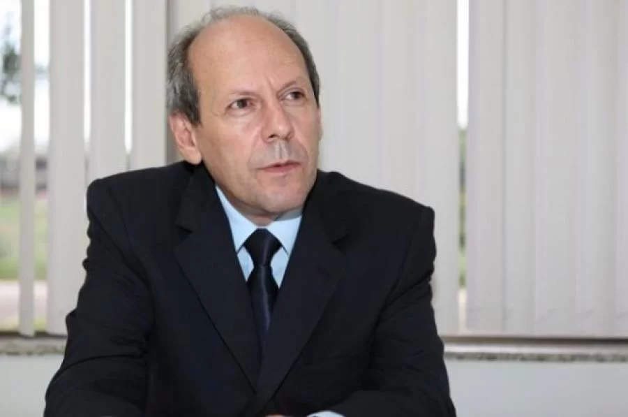 Dimas reclama da falta de apoio do Governo ÃÂ  SaÃÂºde de AraguaÃÂ­na: "enquanto a cigarra canta, as formiguinhas trabalham"