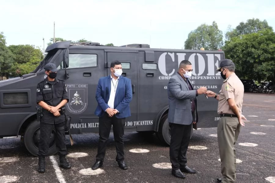 PolÃÂ­cia Militar recebe doaÃÂ§ÃÂ£o de carro blindado para uso em operaÃÂ§ÃÂµes de alto risco e escolta