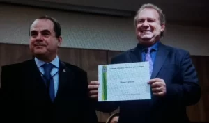Mauro Carlesse e Wanderley Barbosa sÃÂ£o diplomados pelo Tribunal Eleitoral