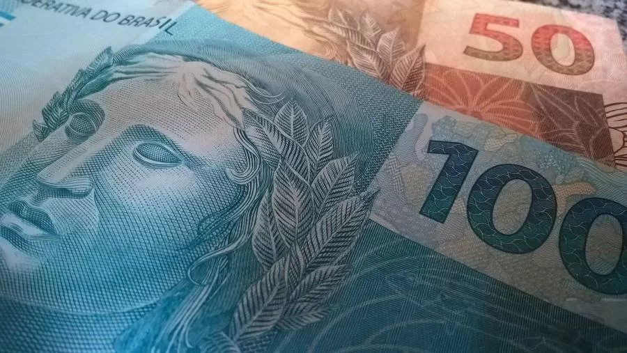 Publicada com vetos lei sobre ajuda financeira a estados e municÃÂ­pios