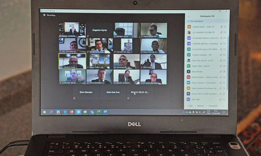 Governador formata medida que determina pagamento de compensaÃÂ§ÃÂ£o financeira a profissionais da SaÃÂºde no combate a Covid-19