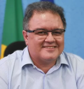Prefeito de Colinas do Tocantins Adriano Rabelo comemora 50 anos nesta quarta-feira