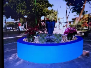 PraÃÂ§a Cabo Luzimar no centro de ParaÃÂ­so recebe nova iluminaÃÂ§ÃÂ£o e outras benfeitorias
