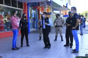 Com a reabertura do comÃÂ©rcio, AÃÂ§ÃÂ£o educativa ÃÂ© realizada em Palmas