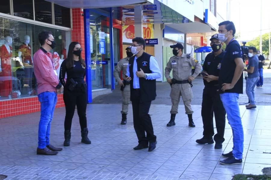 Com a reabertura do comÃÂ©rcio, AÃÂ§ÃÂ£o educativa ÃÂ© realizada em Palmas
