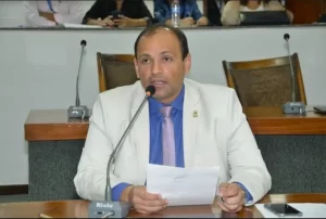 Projeto de lei de Gleydson Nato busca garantir aÃÂ§ÃÂµes de transferÃªncia de renda aos estudantes de escolas estaduais