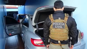 PolÃÂ­cia Civil deflagra 2Ãª fase da operaÃÂ§ÃÂ£o "Dolos", prende trÃªs pessoas e apreende vÃÂ¡rios veÃÂ­culos produto de crime