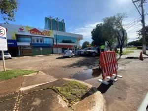 Pesquisa revela saldo negativo para setor de serviÃÂ§os e queda de 8,9 % no varejo; dados revelam segunda queda consecutiva e retraÃÂ§ÃÂ£o de 16,8 %