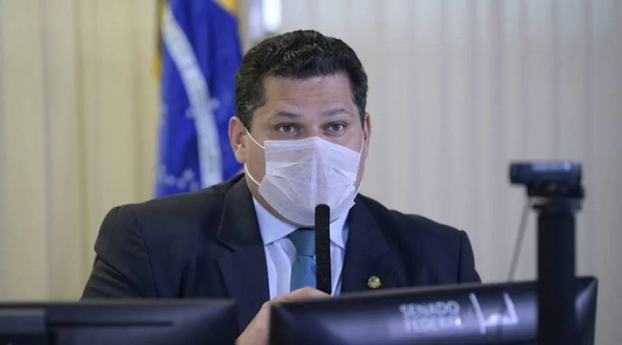 Davi Acolumbre confirma para terÃÂ§a-feira votaÃÂ§ÃÂ£o da PEC do adiamento das eleiÃÂ§ÃÂµes municipais