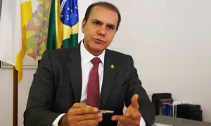 AtaÃÂ­des lanÃÂ§a candidatura a prefeito de Palmas; banner de divulgaÃÂ§ÃÂ£o diz que lanÃÂ§amento terÃÂ¡ participaÃÂ§ÃÂ£o de KÃÂ¡tia, IrajÃÂ¡, Amastha e Madeira
