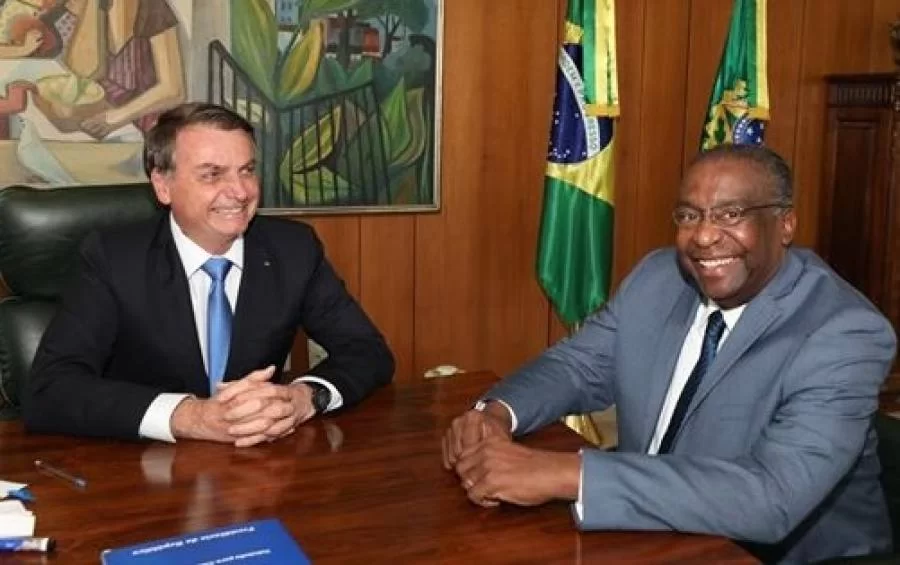 Jair Messias Bolsonaro anuncia Carlos Decotelli como novo ministro da EducaÃÂ§ÃÂ£o