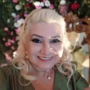 Colunista Jaciara Barros celebra mais um ano de vida