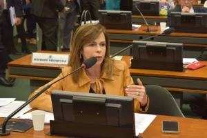 Deputada Dorinha vota pela aprovaÃÂ§ÃÂ£o do aumento de salÃÂ¡rio dos agentes comunitÃÂ¡rios de saÃÂºde