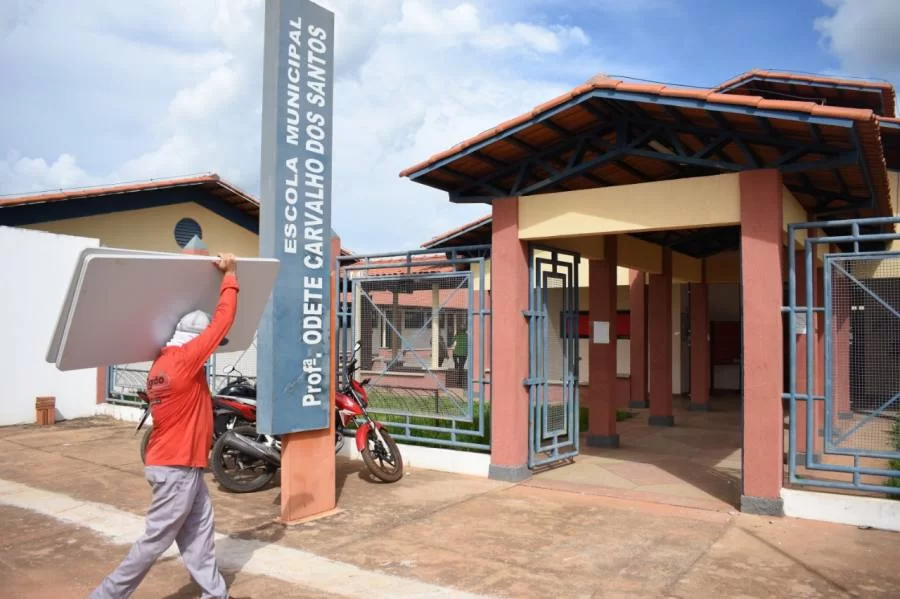 Prefeitura de Colinas do Tocantins investe em materiais pedagÃÂ³gicos e equipamentos permanentes para a rede de ensino