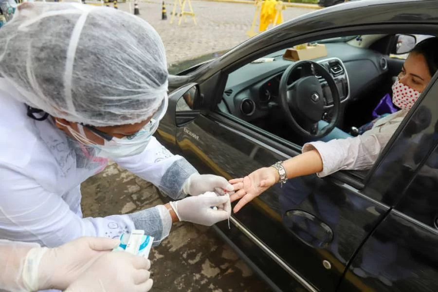 "Podemos ter mais de 1 milhÃÂ£o de doses de vacina para Covid-19", diz pesquisador da Universidade de Oxford nos EUA para atender demanda