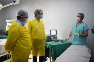 Prefeito Adriano Rabelo e Renato de AssunÃÂ§ÃÂ£o do gabinete de KÃÂ¡tia Abreu, acompanharam inicio de cirurgias de catarata