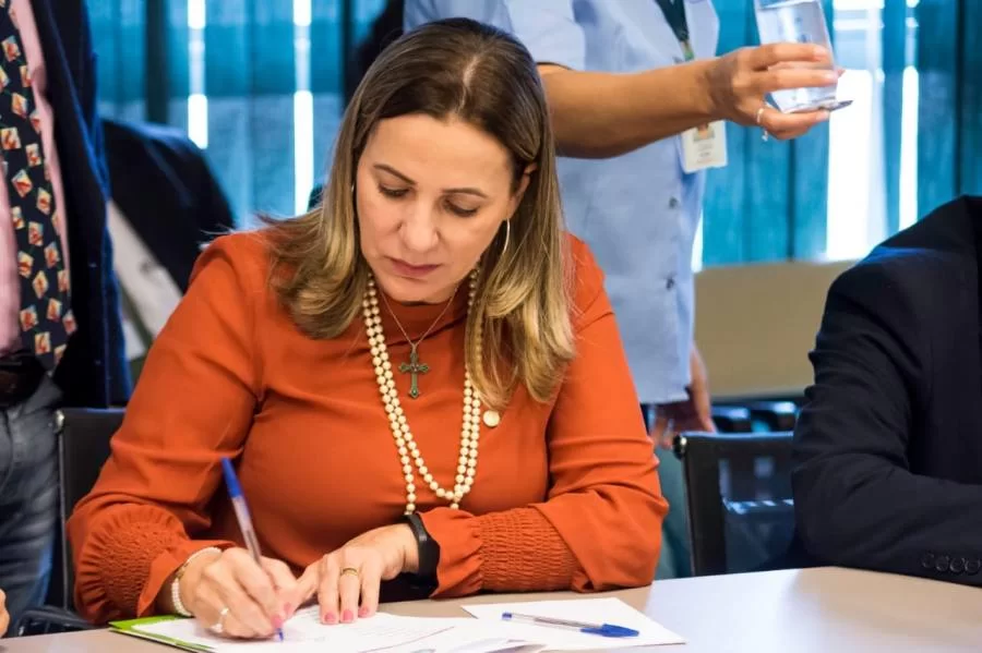 Autora da Lei do Agosto Dourado, Dulce Miranda reforÃÂ§a a importÃÂ¢ncia da amamentaÃÂ§ÃÂ£o