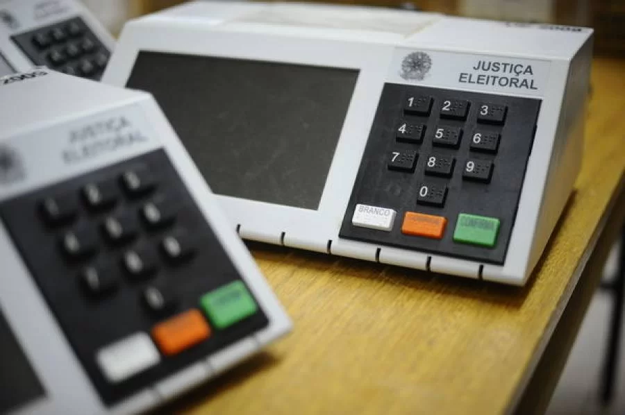 Partidos negam convergÃªncia de ideias e caminham em separado rumo a convenÃÂ§ÃÂ£o