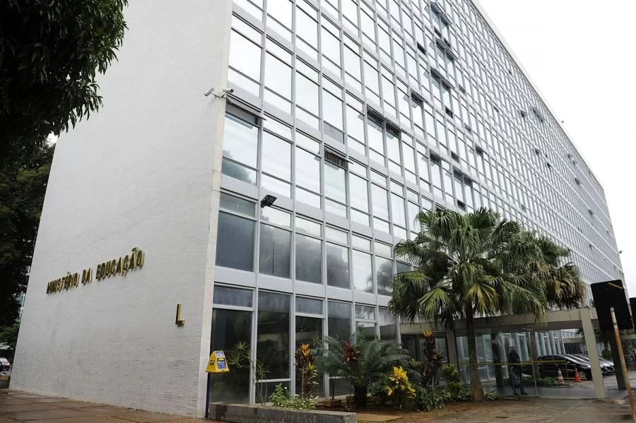 MEC disponibilizarÃÂ¡ internet a alunos de universidades federais