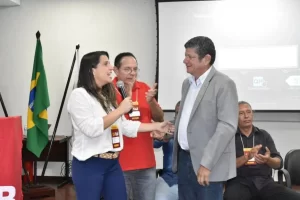 Germana abre mÃÂ£o de disputa e Pc do B escolhe Ivory de Lira para o pleito