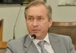 Alan Barbiero inova e promove convenÃÂ§ÃÂ£o do Podemos de Palmas no sistema Drive-In