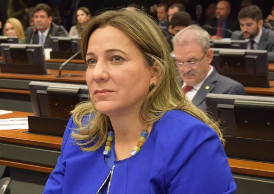 Dulce Miranda afirma que MDB se reunirÃÂ¡ dia 20 para decidir rumo da legenda