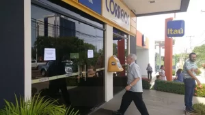 Servidores do Correios no Tocantins aderem ÃÂ  greve nacional e devem paralisar serviÃÂ§os; Sindicato cobra retorno de direitos trabalhistas