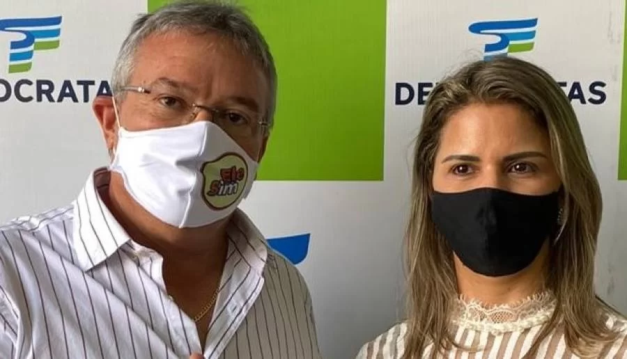 SD, o DEM e o PSC oficializam de SalomÃÂ£o Barros e Viviane Azevedo para prefeitura de TocantinÃÂ³polis