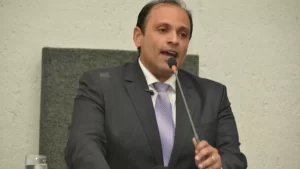 Com indicaÃÂ§ÃÂ£o de Mauro Carlesse, o suplente de deputado Gleydson Nato serÃÂ¡ prÃÂ©-candidato a vice em Gurupi, na chapa da prÃÂ©-candidata Josi Nunes