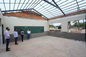 SecretÃÂ¡ria Adriana Aguiar visita obras de escolas em Miranorte, GuaraÃÂ­ e Colinas