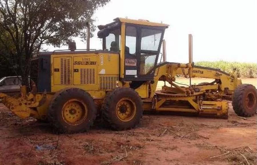 Carlinhos da Nacional cede maquinÃÂ¡rios da prefeitura de Miranorte para obras na propriedade de ex-esposa; PolÃÂ­cia CÃÂ­vil investiga o caso