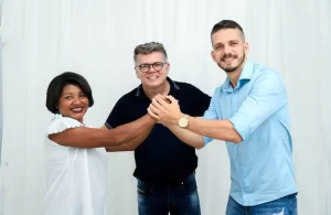 Chapa "Rumo novo com a forÃÂ§a do povo" reÃÂºne populaÃÂ§ÃÂ£o em atividade polÃÂ­tica