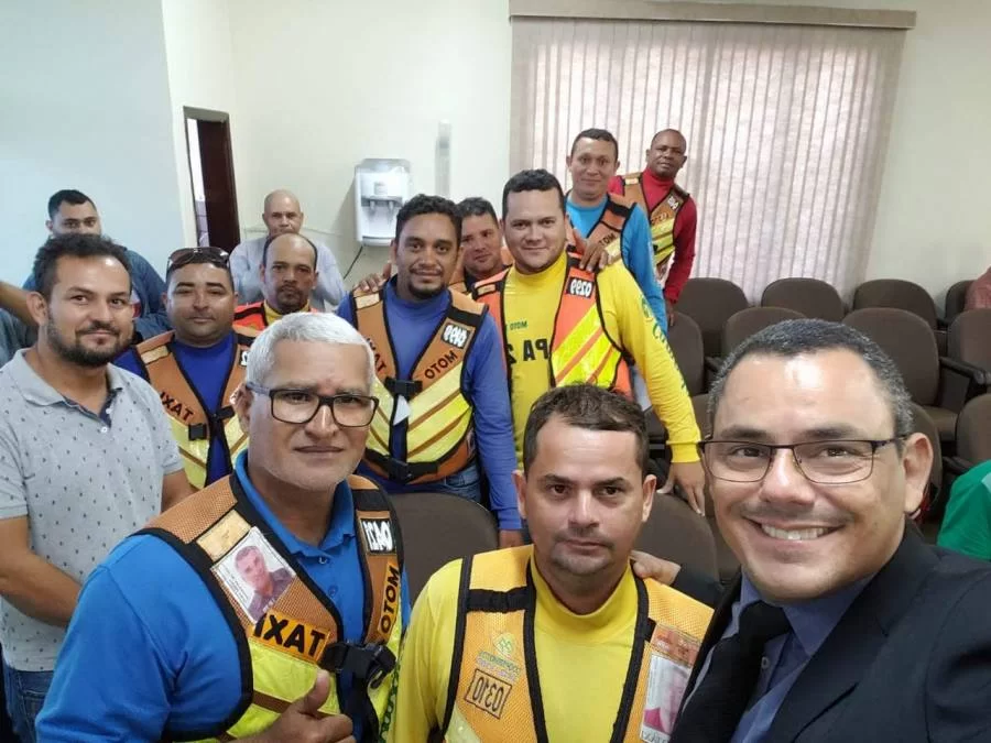CÃÂ¢mara aprova projeto de Tercilano Gomes que reduz para 2 anos o prazo para permissionÃÂ¡rio se reintegrar a funÃÂ§ÃÂ£o de mototaxista