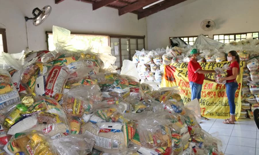 Governo do Tocantins atende cerca de 400 mil famÃÂ­lias com auxÃÂ­lio de cestas bÃÂ¡sicas durante a pandemia