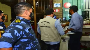 ComissÃÂ£o de Monitoramento da Covid-19 intensifica fiscalizaÃÂ§ÃÂ£o em bares e restaurantes em Palmas